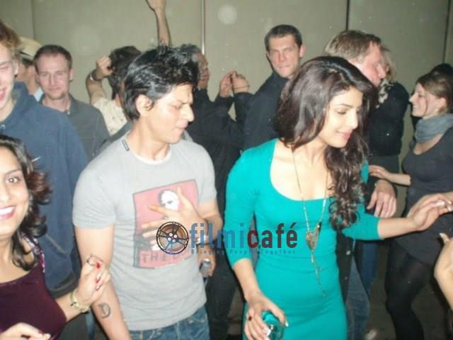 529803_398498973505985_109773145711904_1212093_46266056_n - Priyanka Chopra