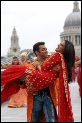 normal_still59 - Priyanka Chopra