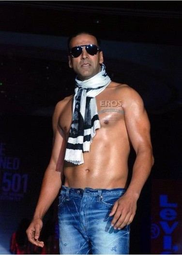 Akshay_Kumar_1255096351_3