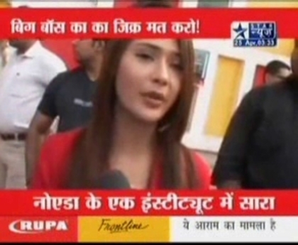 00_01_19 - sara khan16