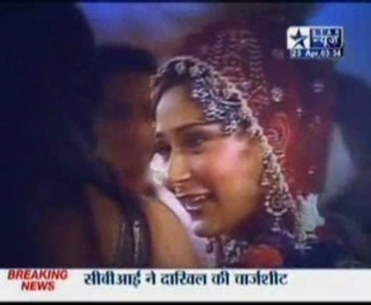 00_01_53 - sara khan16