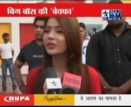 00_02_27 - sara khan16
