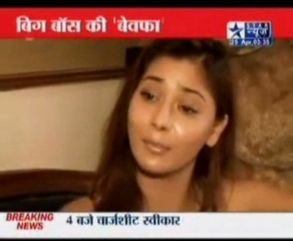 00_03_43 - sara khan16