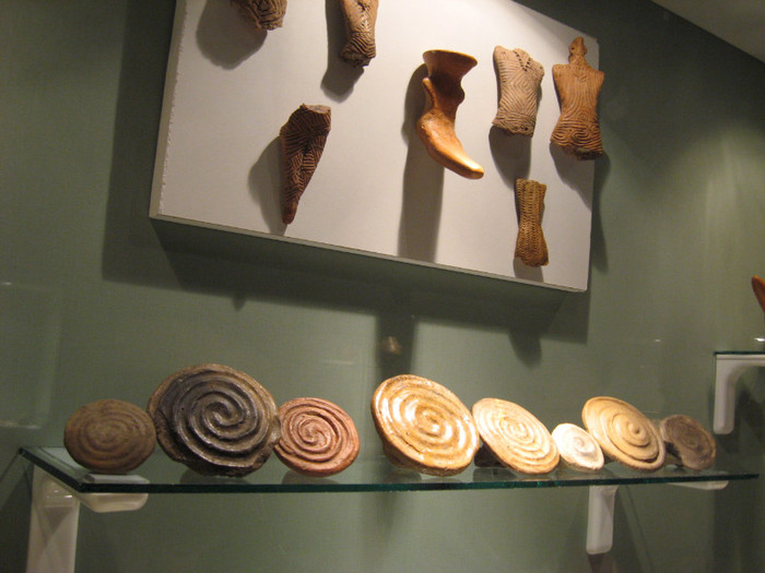 cultura cucuteni  este ultima civilizatie calcolitica a vechii Europe  din per v-iii ien