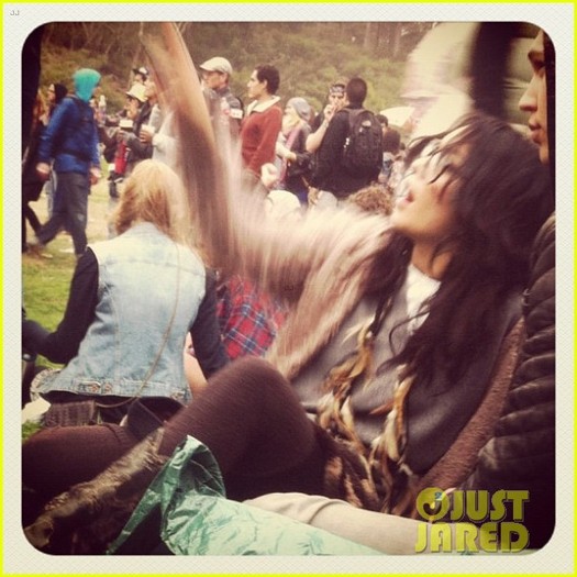 vanessa-hudgens-outside-lands-with-austin-butler-02 - Vanessa Hudgens Outside Lands Festival with Austin Butler