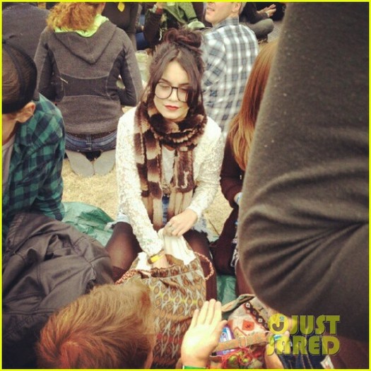 vanessa-hudgens-outside-lands-with-austin-butler-03 - Vanessa Hudgens Outside Lands Festival with Austin Butler