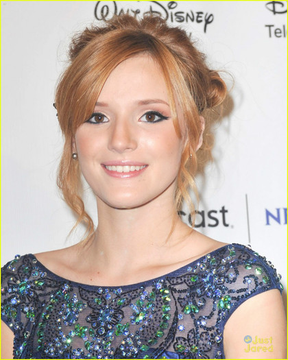 bella-thorne-imagen-awards-05