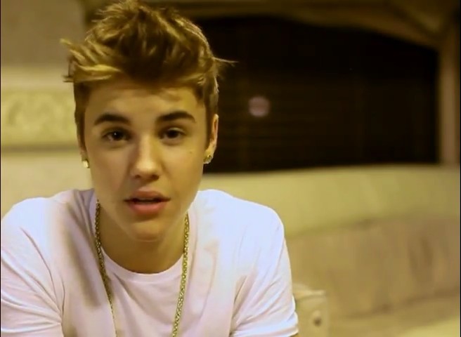 am intrebat`o daca e virgina si m`a facut tampit