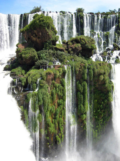 20. Cascada Iguazu - Frumusetea lunii - surprinsa in 50 de imagini