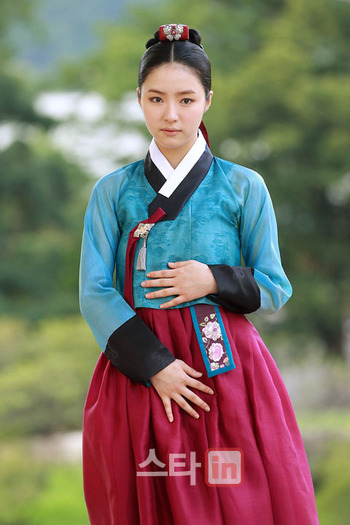 tree 809_shin_sekyung_0 - Tree With Deep Roots - Joseon