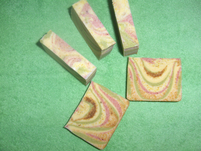 Curcubeu plutitor cu lapte de capra