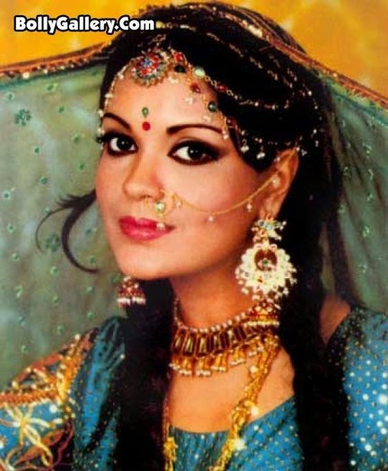 Zeenat_Aman_1259903417_4