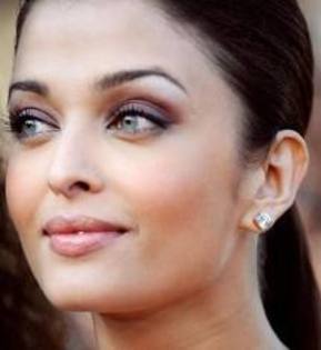 images (79) - Aishwarya Rai-POZE SPECIALE