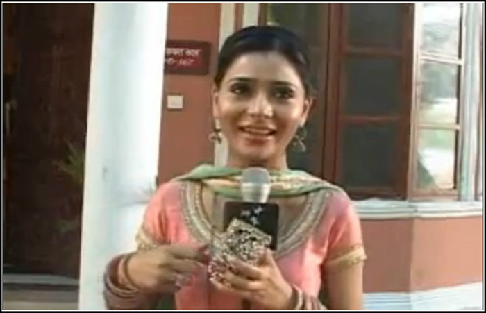 34-vert - SARA KHAN NEW PIC