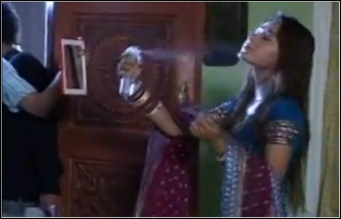 41-vert - SARA KHAN NEW PIC