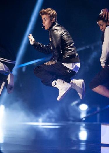 521451_10150943925054588_1167942079_n