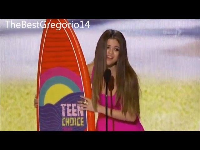 bscap0159 - xX_Teen Choice Awards 2012 - Singing Happy Birthday to Selena