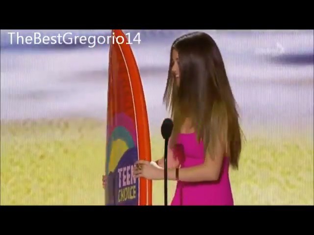 bscap0162 - xX_Teen Choice Awards 2012 - Singing Happy Birthday to Selena