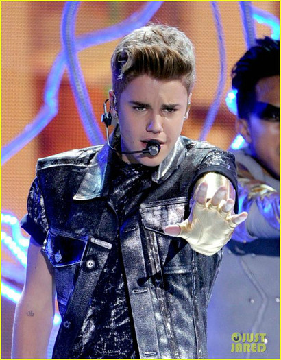 justin-bieber-teen-choice-awards-2012-09 - Justin Bieber