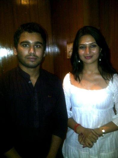 248926_211616272204993_100000698644022_659629_3383790_n