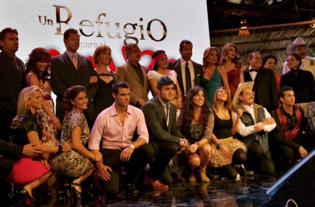 elenco-principal-presentacion-un-refugio-para-el-amor-mexico-2012