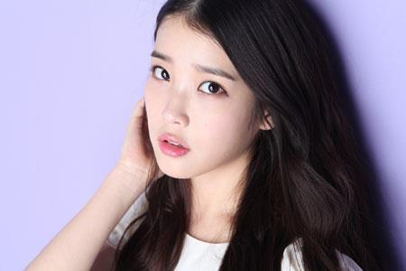 431509_311637902268900_1351750965_n - IU