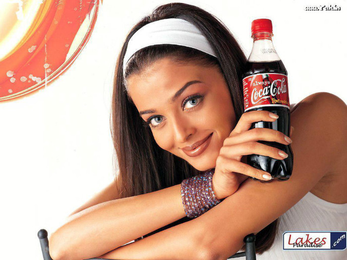 aishwarya_rai_coca_cola - O-Aishwarya Rai photo