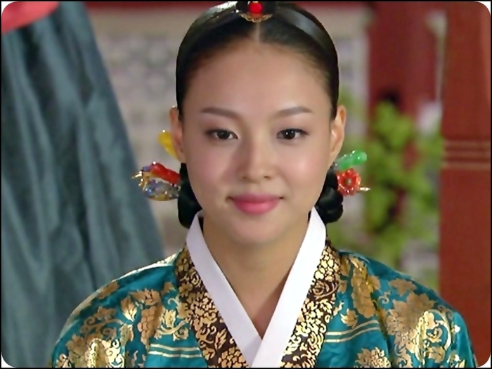 Consoarta Yoon Hwa - Bin - s8 __ Doamne din Joseon __ 8s