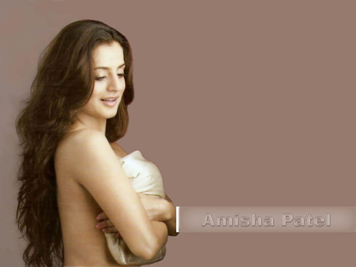 Amisha_Patel_246