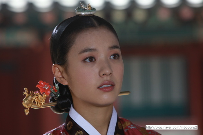  - dx _  Doamna HwagYeong nobila consoarta regala Suk din clanul Choi _ xb