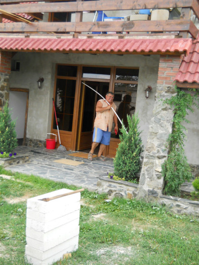 031 - de prin jurul casei