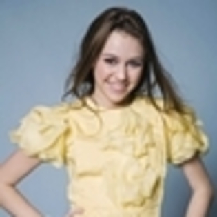 miley-cyrus-516174l-thumbnail_gallery
