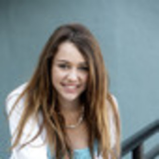 miley-cyrus-588044l-thumbnail_gallery