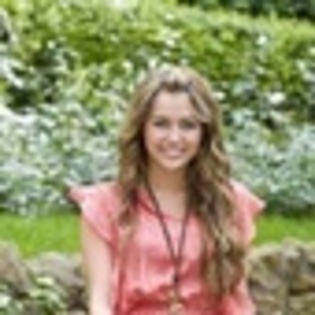miley-cyrus-929668l-thumbnail_gallery - Miley Cyrus