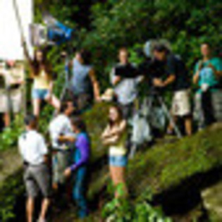 hannah-montana-the-movie-586675l-thumbnail_gallery - Miley Cyrus