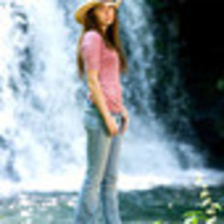 hannah-montana-the-movie-714038l-thumbnail_gallery - Miley Cyrus