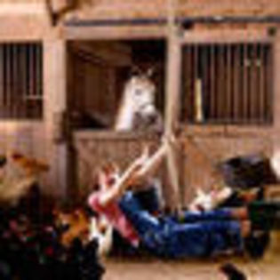 hannah-montana-the-movie-875037l-thumbnail_gallery - Miley Cyrus