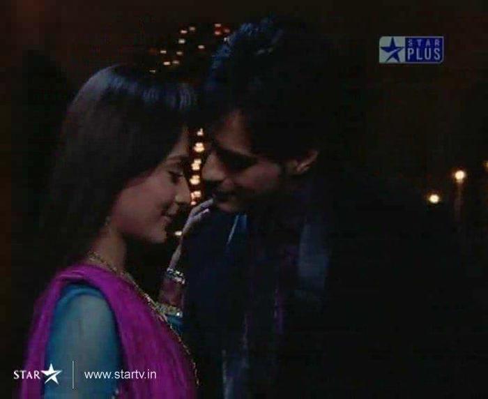 315987_160285750729701_485673080_n - xxSara Khan si Angad Hasijaxx