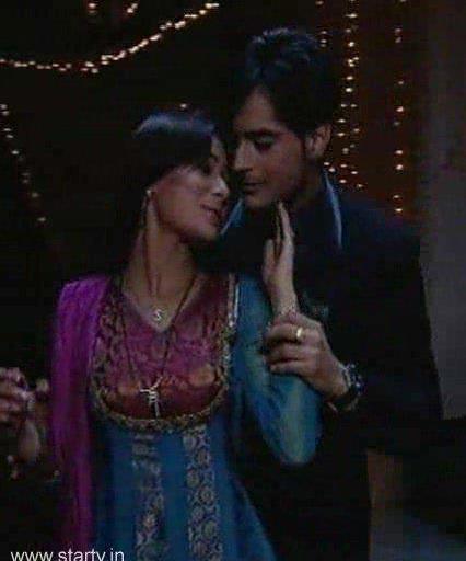 382663_205175366240739_1463864979_n - xxSara Khan si Angad Hasijaxx