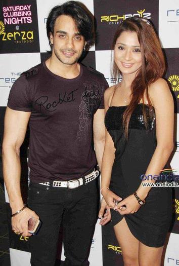 420148_171164729669130_37760334_n - xxSara Khan si Angad Hasijaxx