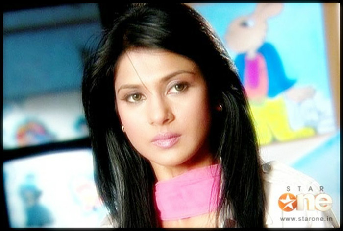 29313_390185717204_8151682_n - x-Jennifer Winget 4-x