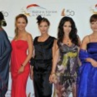 Dounia_Coesens_1281382851_3