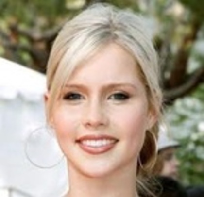 Claire Holt - Concurs H2o