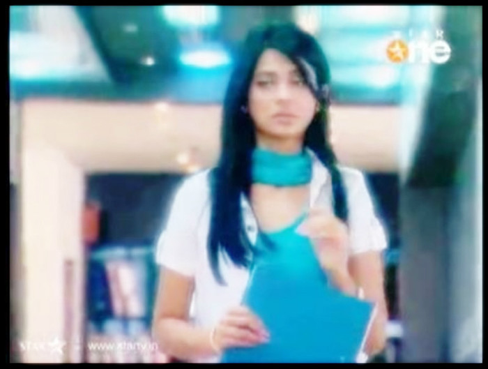 582406_382468885124254_89868418_n - x-Jennifer Winget 4-x