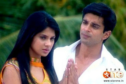 71495_166285980056404_144671045551231_453900_6417948_n - armaan and ridhima 3