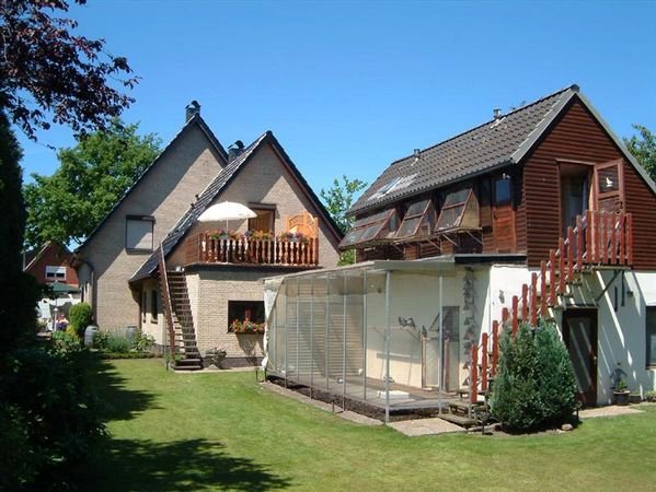 268970_254221051259413_4617372_n