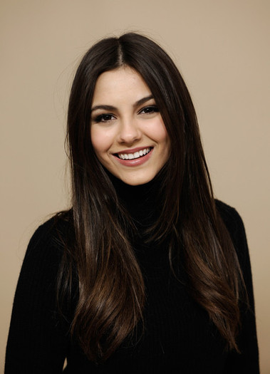 Victoria+Justice+Long+Hairstyles+Long+Center+oFcOEHQot4Xl - Victoria Justice