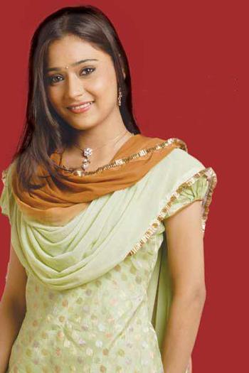 382796_169220556506553_565061290_n - sara khan in sapna babul ka bidaai