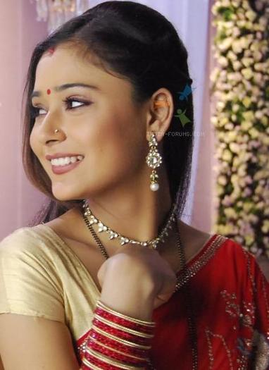 384730_169218043173471_544284559_n - sara khan in sapna babul ka bidaai