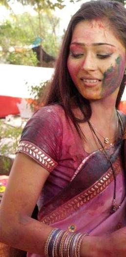 386016_169223209839621_177522922_n - sara khan in sapna babul ka bidaai